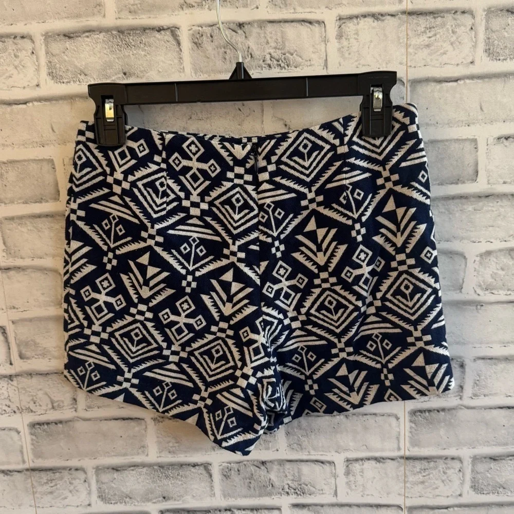 Women’s Gianni Bini dark blue & white geometric print 100% cotton shorts XS